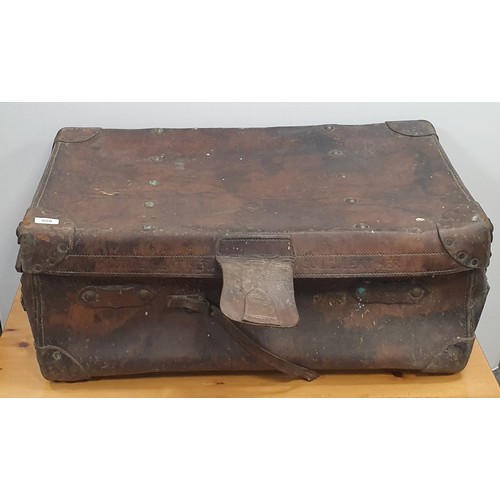 806 - Large Leather Vintage Travel Trunk/Case, h: 33cm x w: 80cm x d: 50cm