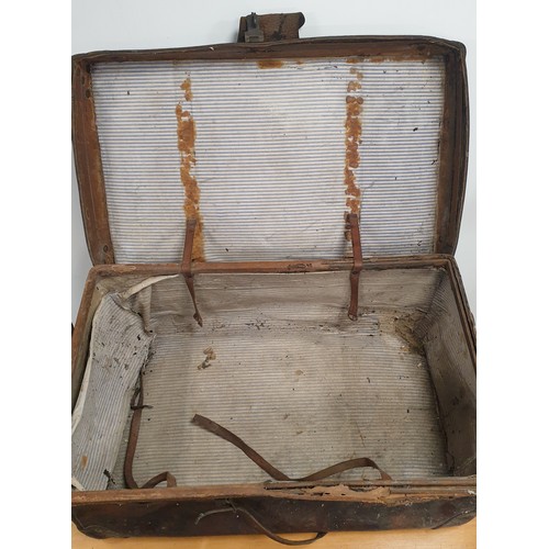 806 - Large Leather Vintage Travel Trunk/Case, h: 33cm x w: 80cm x d: 50cm