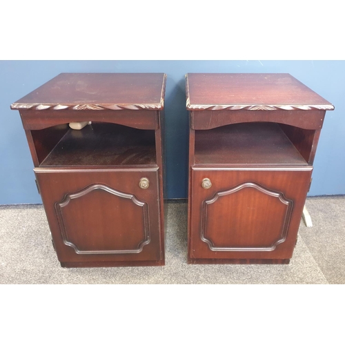 859 - Pair of Reproduction Mahogany Bedside Lockers, H:63 x W:40 x D:40cm