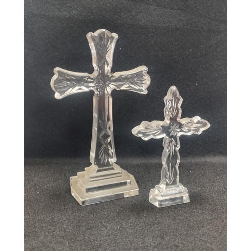 580 - Lot of 2x Crystal Crucifix, tallest approx. 20cm high