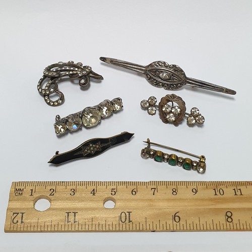 667 - Lot of Six Costume Brooches