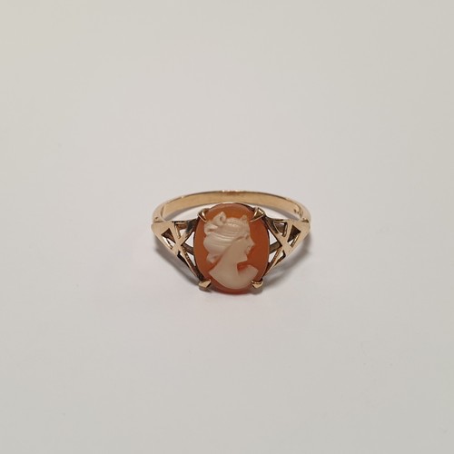 665 - Gold Coloured Cameo Ring