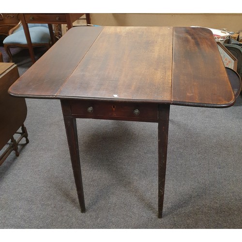 765 - Victorian Mahogany Drop Leaf Table, H:73 x W:48/95 x D:95cm