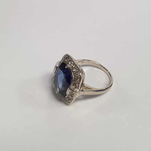 690 - 18ct Antique Diamond Gem Ring