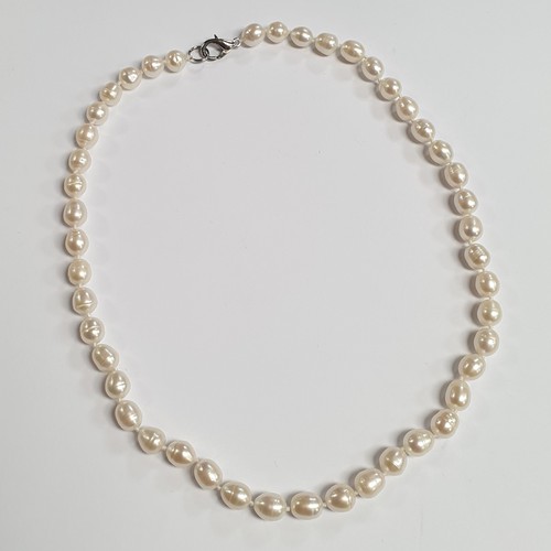 698 - Cultured Pearl Necklace with Silver Clasp