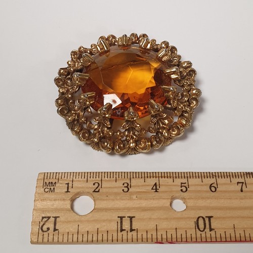 670 - Large Vintage Brooch