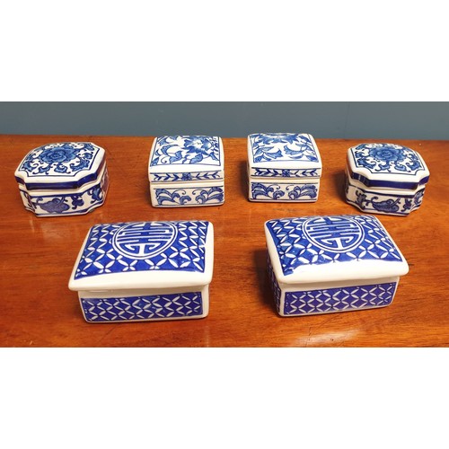 805 - Lot of 5x Blue and White Trinket Jars