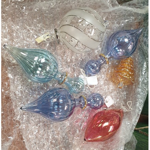 1045 - Glass Baubles