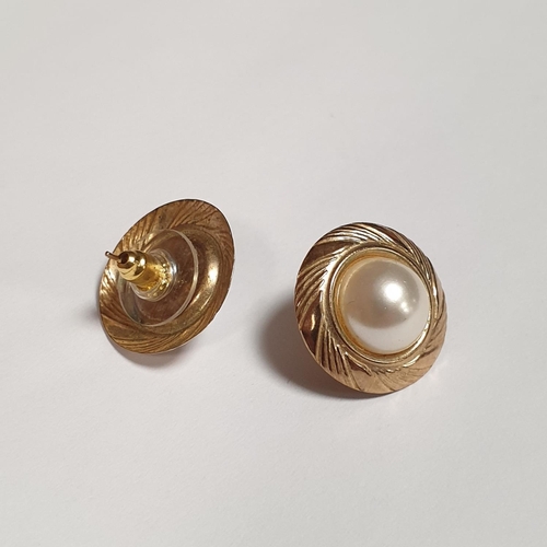 312 - Pair of Large 9ct Pearl Earrings