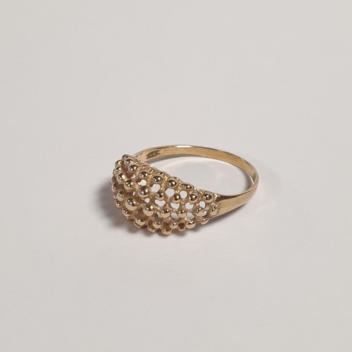 323 - 9ct Gold Ring, Size R