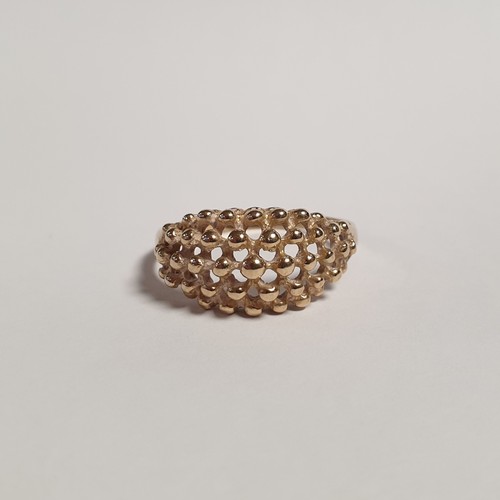 323 - 9ct Gold Ring, Size R