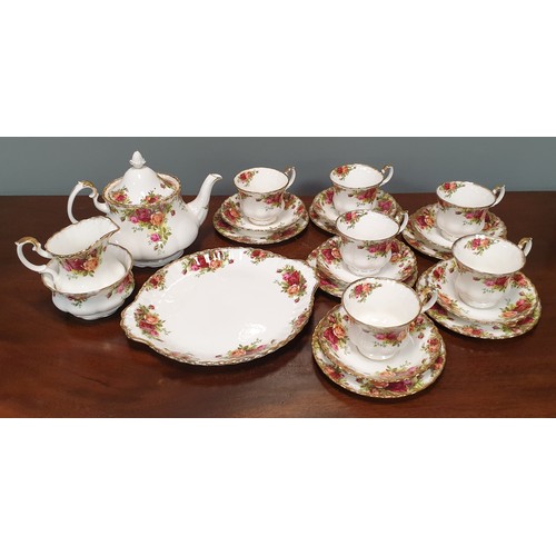 96 - Royal Albert Old Country Rose 22pcs Tea Set including tea pot