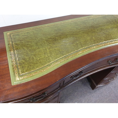 190 - Mahogany Green Leather Top Serpentine Pedestal Desk, H:80 x W:120 x D:59cm