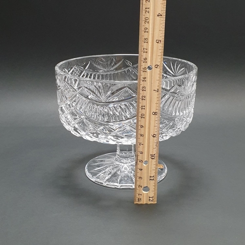 381 - Two Tipperary Crystal Trifle Dishes, 18x23cm & 14x17cm