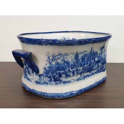 536 - Blue & White Porcelain Foot Bath/Jardiniere, H:21 x W:49 x D:32cm