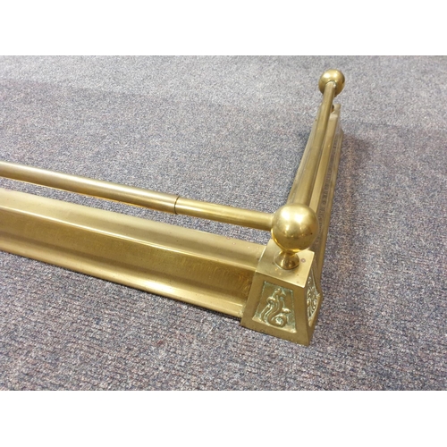 540 - 5ft Brass Fender, L:152 x D:45cm, inner Dimensions L:141 x D:38cm