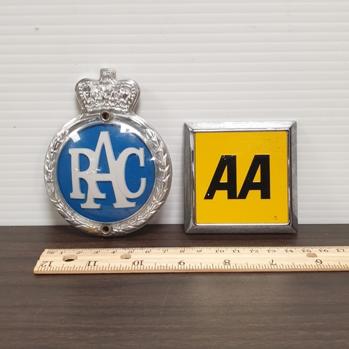 609 - Lot of 2x Car Badges, AA and RAC