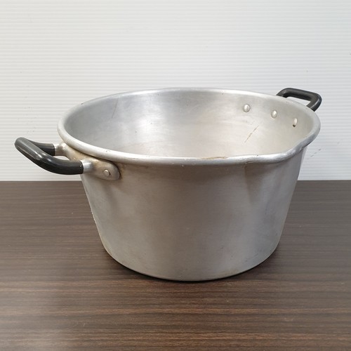 638 - Aluminium Double Handled Pot