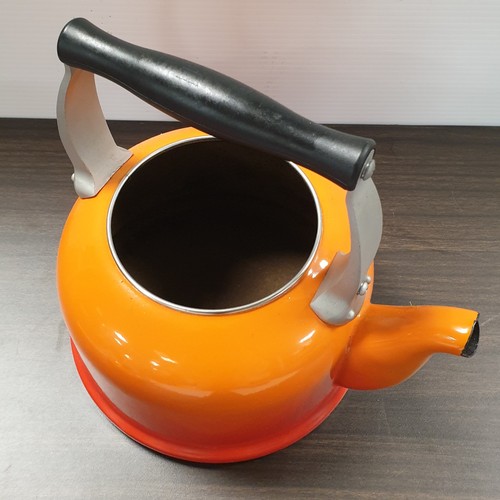 637 - Le Cruet Stove Top Kettle