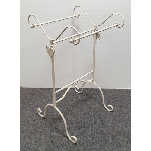 689 - Metal Towel Rail