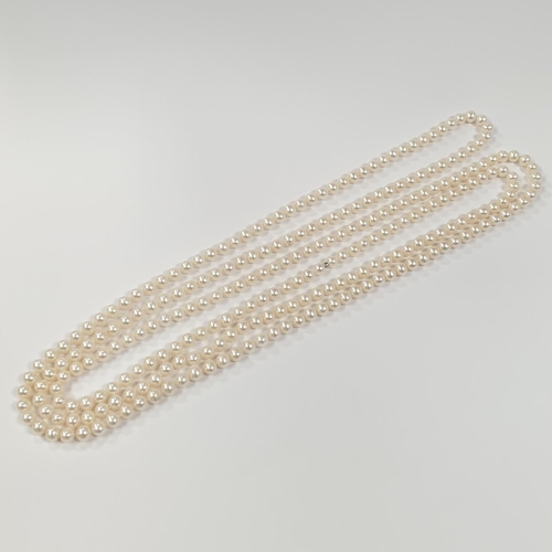 332 - Tiffany & Co. Cultured Pearl Necklace, Length: 206cm