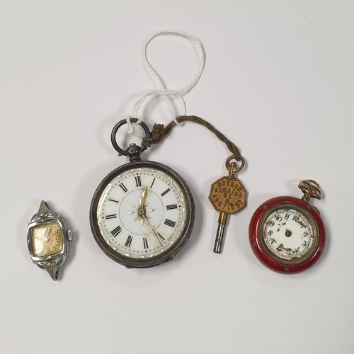 337 - Lot of 2x Pocket Watches, Pocket Watch Key and Watch Face in Small Glass Dish