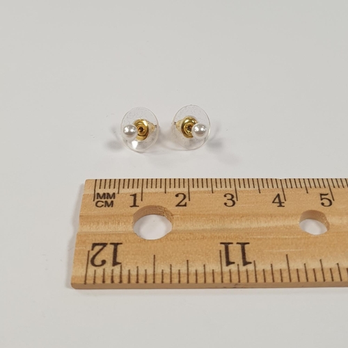 340 - 9ct Pearl Earrings