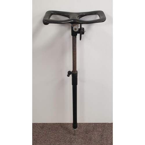 839 - Stick Stool