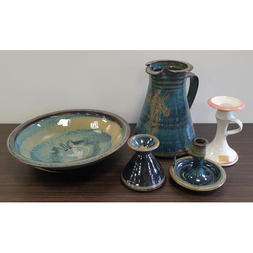 440 - Collection of Louis Mulcahy ceramics including large jug, fruit bowl and oil lamp, 5pcs