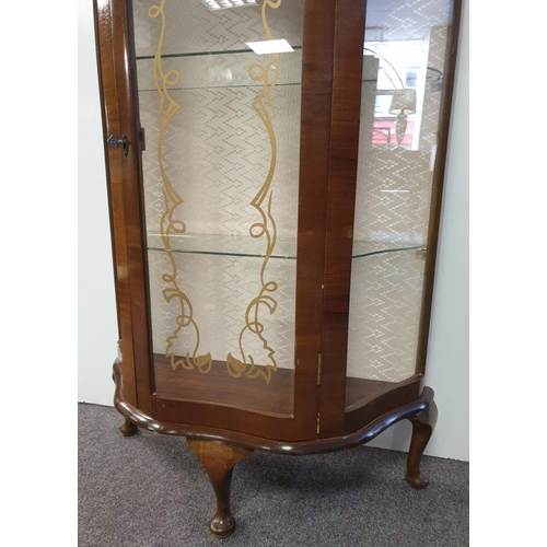 453 - Vintage Bow Front Display Cabinet H: 113cm x W:71cm x D: 29cm