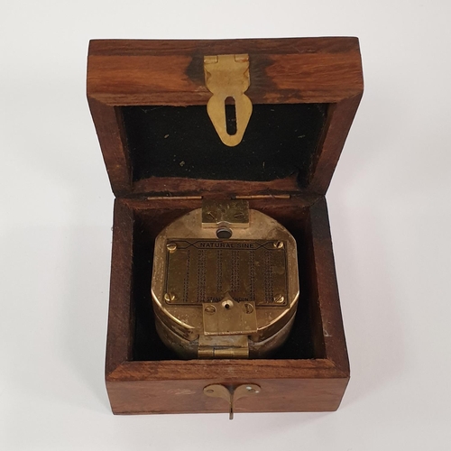 477 - Brass Compass (Diameter 9cm) in wooden box