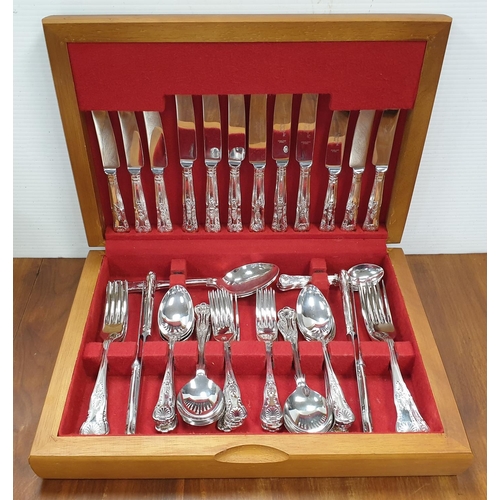 423 - King's Pattern Canteen of Cutlery comprising 10x Large Knife, 6x Small Knife, 8x Large Fork, 8x Smal... 