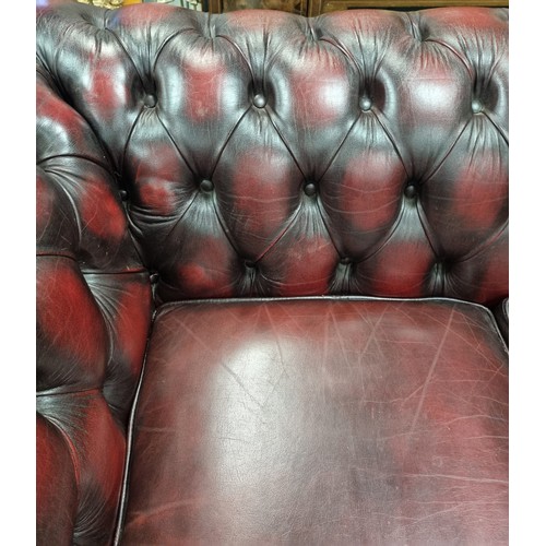152 - Oxblood Red Leather Chesterfield 2 Seater Couch L: 178cm x D: 97cm x h: 87cm (seat height: 50cm)
