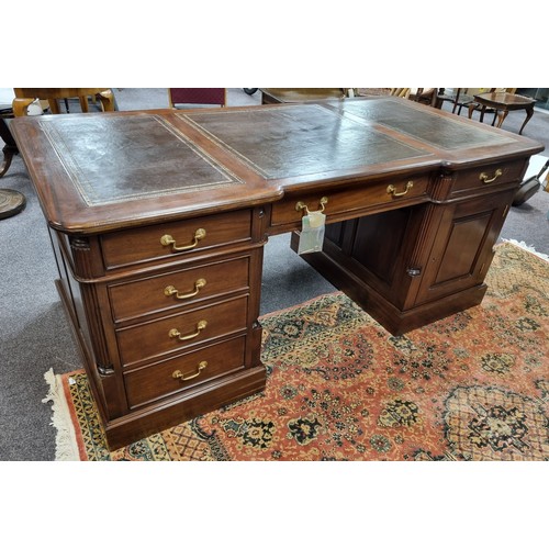 717 - Large Mahogany Leather Top Partners Pedestal Desk  H: 78cm x L: 180cm x D: 90cm