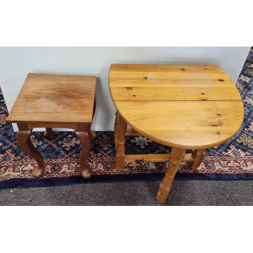 677 - Small Pine Occasional Gate Leg Drop Leaf Table and Square Table