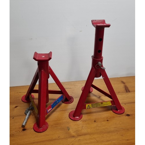 605 - Pair of Hilka 1.5 Tonne Fixed Axle Stands