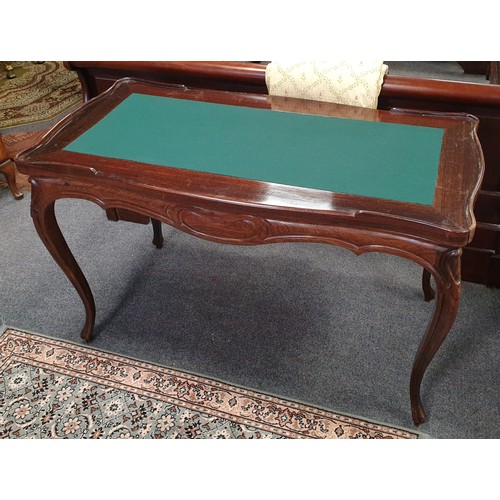 391 - Victorian Rosewood Table/Games Table on Cabriole Leg (turn top over to use as a games table, remove ... 