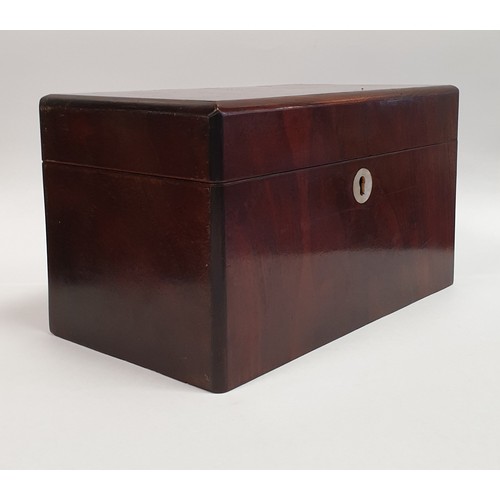 524 - Mahogany Jewellery Box H: 13cm x L: 23cm x D: 13cm