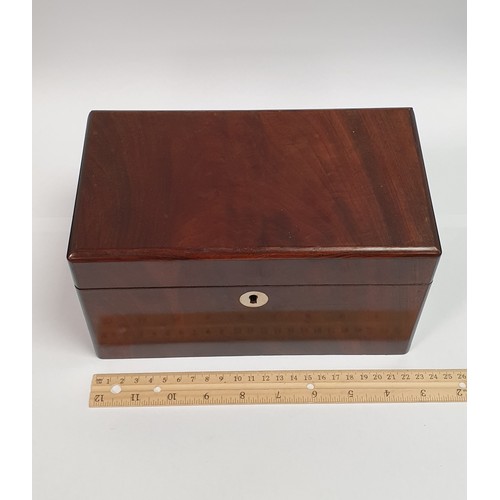 524 - Mahogany Jewellery Box H: 13cm x L: 23cm x D: 13cm