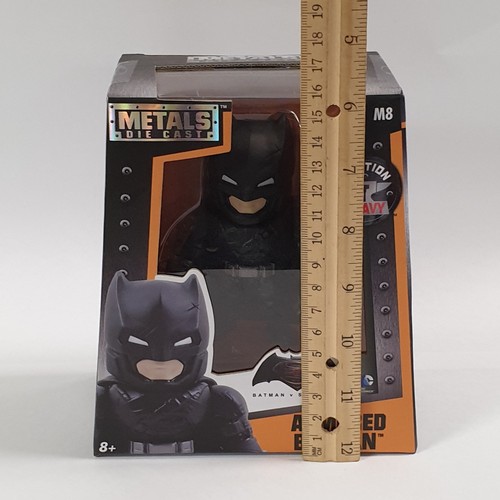 481 - Metals Die Cast Armored Batman M8 Collectors Figure