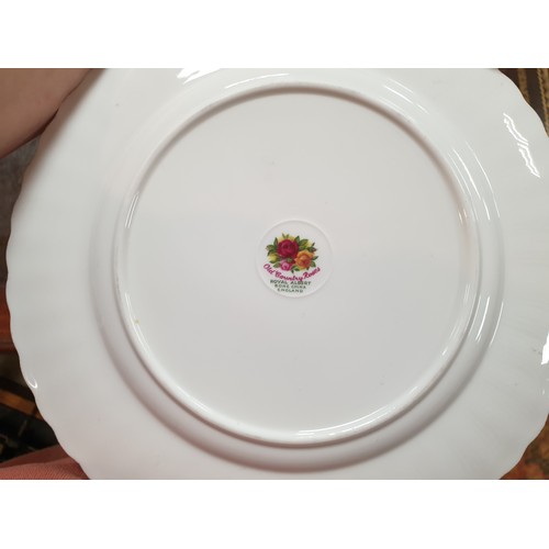 689 - Collection of Royal Albert Old Country Rose Dinner Ware comprising of (measurements approx.)
6x 16cm... 