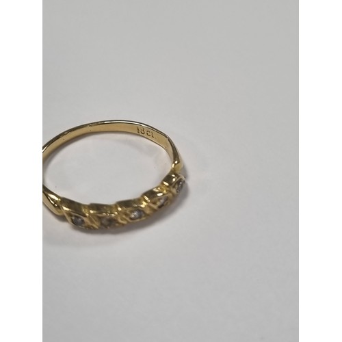 300 - 18ct Gold Ring Size J/K