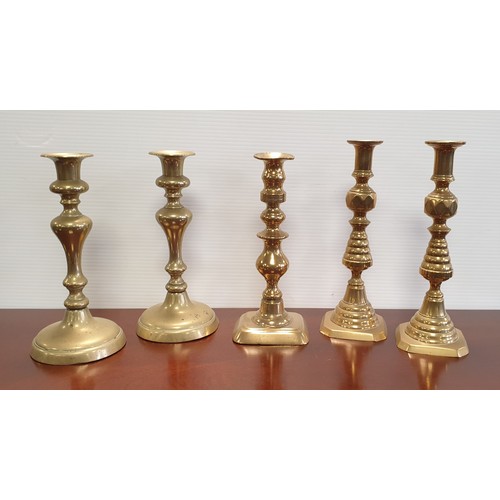 60 - Lot of 5x Brass Candlesticks (Including 2x Pairs) H: 27cm tallest