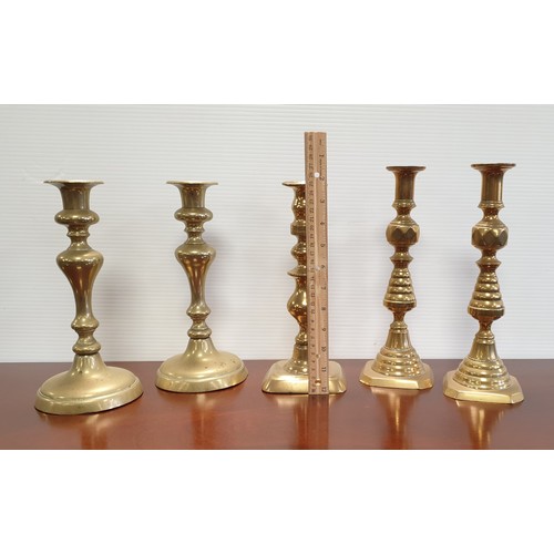 60 - Lot of 5x Brass Candlesticks (Including 2x Pairs) H: 27cm tallest