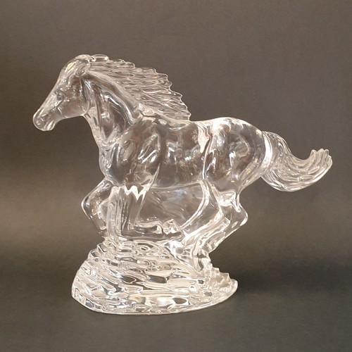 29 - Waterford Crystal Running Horse Ornament, H: 16cm x W: 22cm