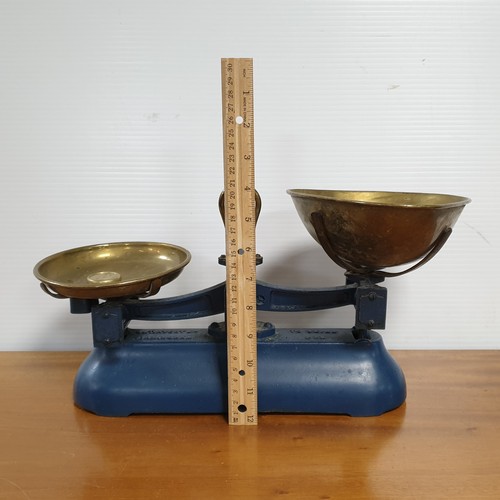 38 - Vintage W & T Avery & Co Birmingham Weighing Scales (to weigh 2 lbs)