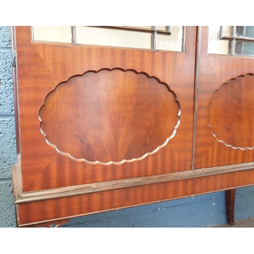 26 - Mahogany Two Door Display Cabinet, H:177 x W:104 x D:33cm