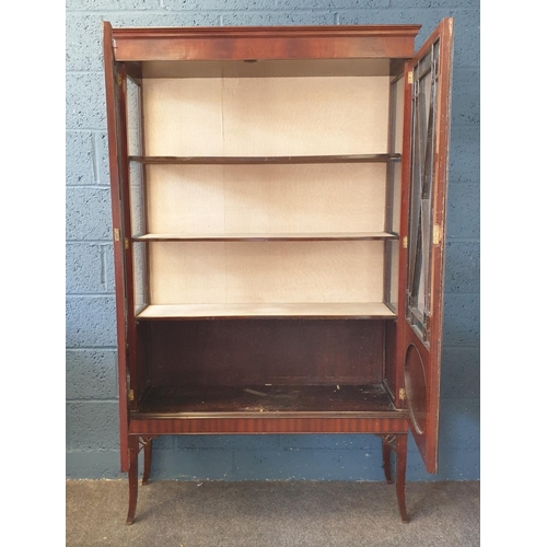 26 - Mahogany Two Door Display Cabinet, H:177 x W:104 x D:33cm