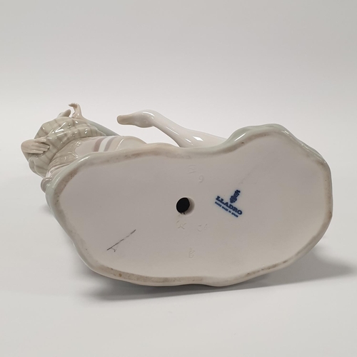 33 - Lladro Porcelain Figure, Girl with Geese Height 31cm