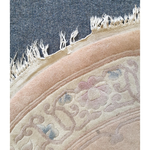 58 - Circular Embossed Chinese Wool Rug, Diameter 130cm